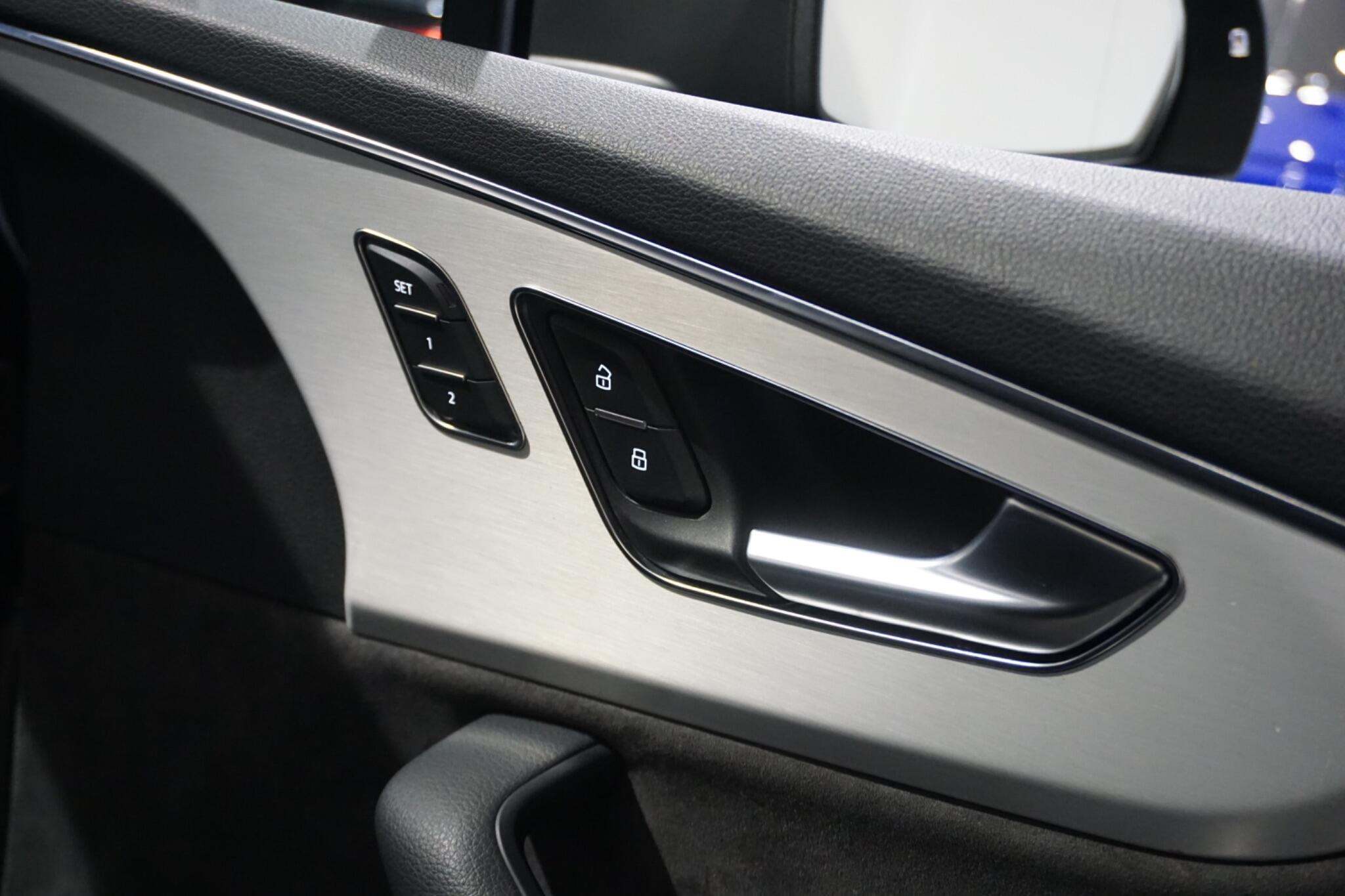 Audi Q7 3.0 TFSIe V6 55 S line SUV 5dr Petrol Plug-in Hybrid Tiptronic quattro Euro 6 (s/s) 17.9kWh (381 ps)